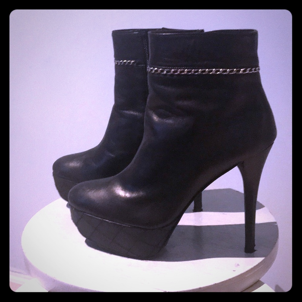 Stuart Weitzman Booties - image 1